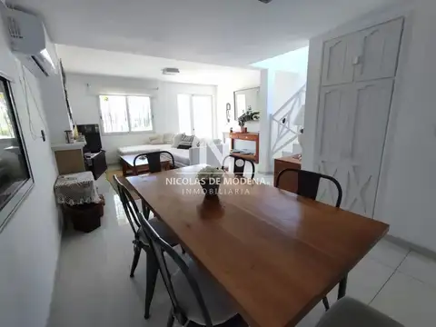 Casa 4 ambientes con 2 baños
