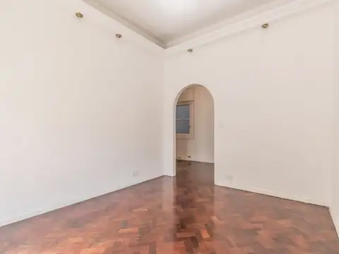 Venta Dos Ambientes al frente,  Muy luminoso, Recoleta