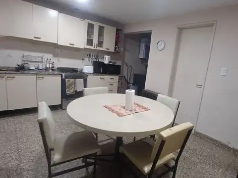 Casa 5 ambientes con 1 baño