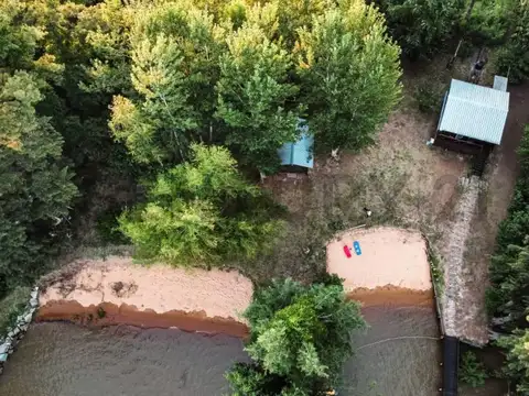 Gran Oportunidad: 16 hectáreas sobre el Río Canal Arias con casita ideal para reciclar.