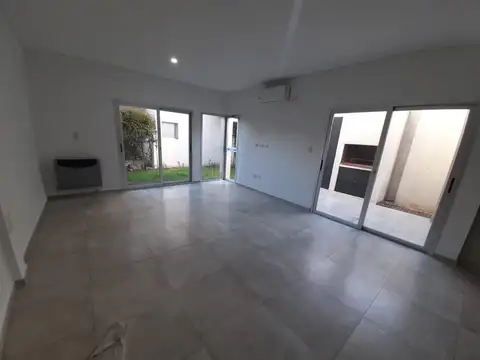Casa en Alquiler de 3 dormitorios