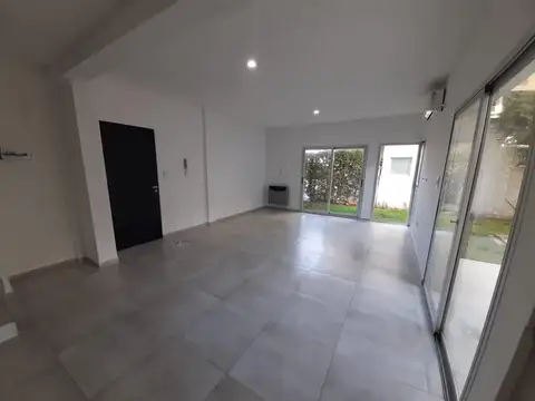 Casa en Alquiler en Ituzaingó, $ 1.700.000