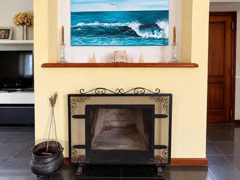 Casa 5 ambientes con 2 baños