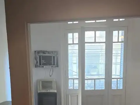 Paso y Av Corrientes- Once- Piso de 75m2 Apto Profesional