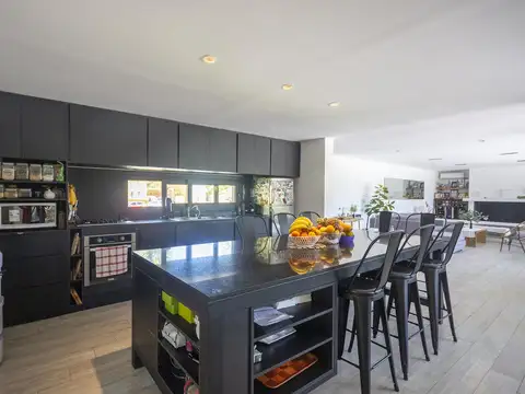 Venta casa 4 ambientes en Barrio Fincas del Lago- Maschwitz, Escobar