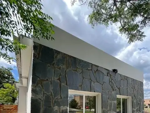 Casa en Alquiler de 3 dormitorios