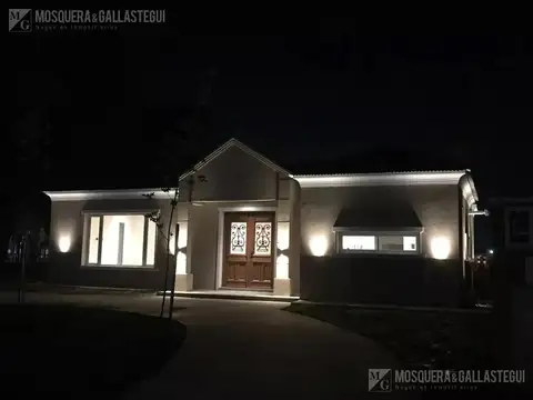 Casa en Venta en Pilar del Este - Santa Lucia, USD 189.000