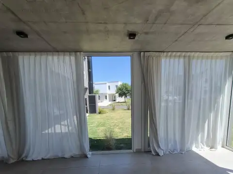 Casa en Alquiler de 3 dormitorios