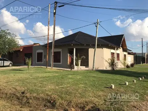 CASA DE 4 DORMITORIOS EN VENTA // CATEGORÍA //