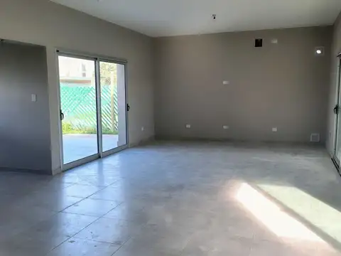 Casa en Alquiler de 3 dormitorios