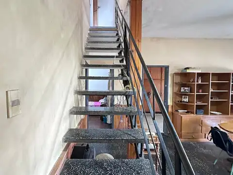 Casa 6 ambientes con 2 baños