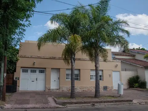 VENTA CASA 5 AMBIENTES, PARQUE, PILETA APT CREDITO