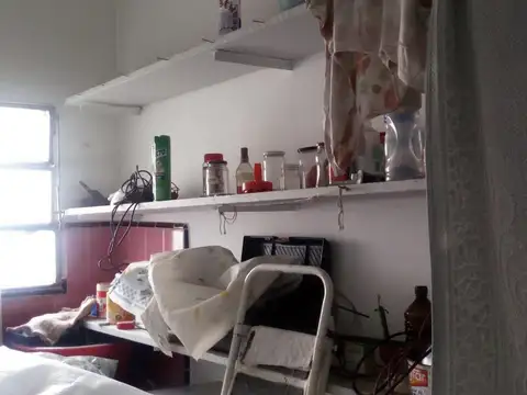 Garibaldi 2500, Piso 1