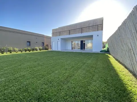 Casa en Venta en Villa Rosa, USD 155.000