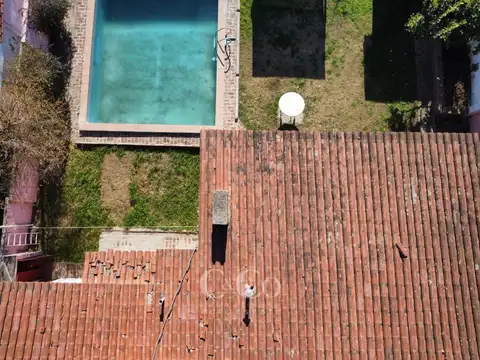 Casa 7 ambientes con 2 baños