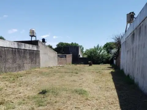 VENTA - Lote 470 m2 en San Lorenzo - Todos los servicios - Posibilidad de financiación.