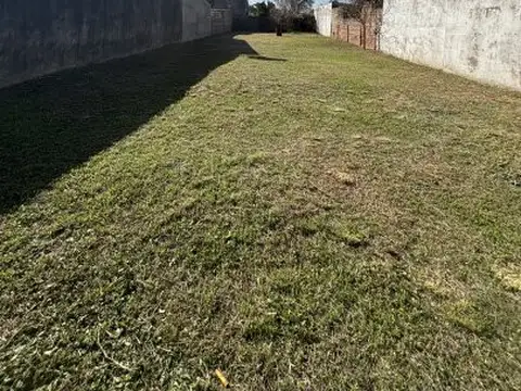 VENTA - Lote 470 m2 en San Lorenzo - Todos los servicios - Posibilidad de financiación.