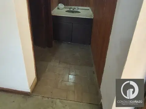 Casa en Venta de 4 Dormitorios en Barrio Azcuénaga