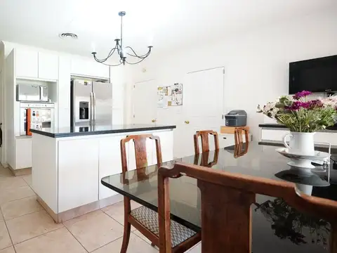 CASA EN VENTA EN LA ISLA, NORDELTA, AL LAGO
