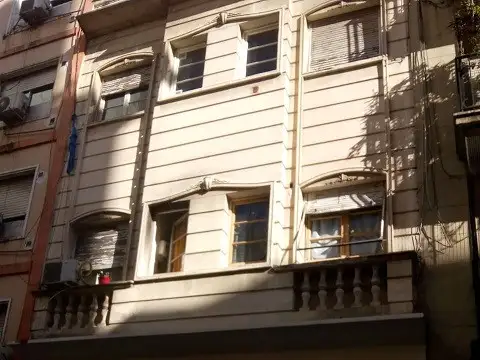 Montevideo 100, Piso PB