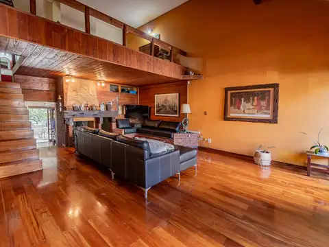 Casa 5 ambientes con 2 baños