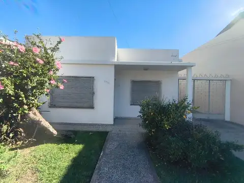 Casa 3 ambientes con 1 baño