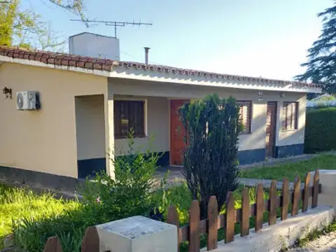 Casa Parque Siquiman, 3 Dorm. Pileta. Sobre Ruta