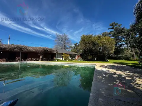 Casa 6 ambientes con 5 baños