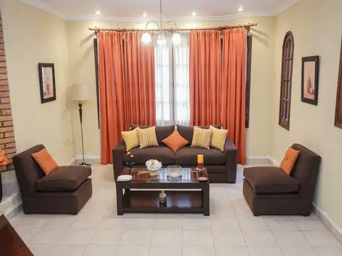 Casa 2 ambientes con 2 baños