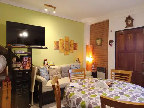 Depto Tipo Casa 2 ambientes con 1 baño