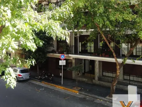 Ecuador e/ Beruti y Arenales