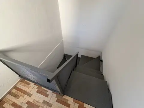 Se ALQUILA Departamento en 1er Piso