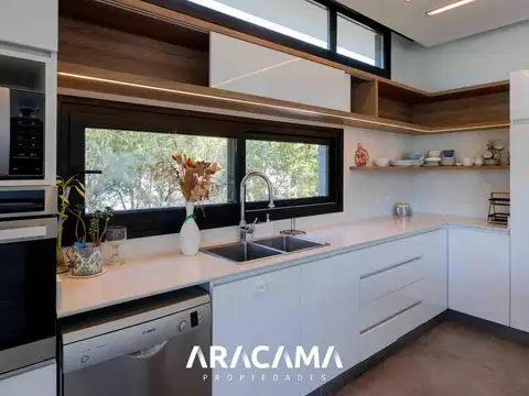 Casa en Venta en Countries y Barrios Cerrados en Ezeiza, USD 750.000