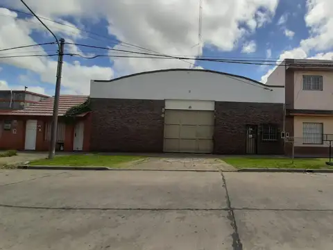 GALPON CON OFICINA EN CAMPANA ZONA CENTRICA 