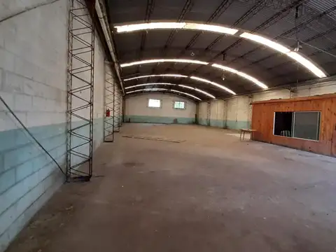 GALPON CON OFICINA EN CAMPANA ZONA CENTRICA