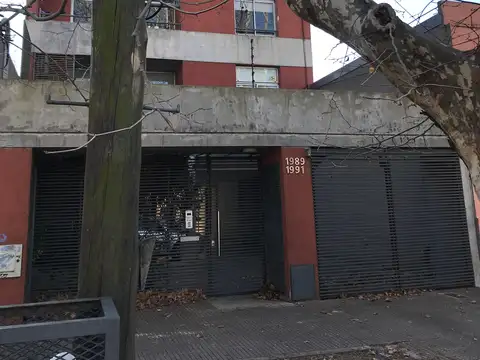 SEMIPISO 3 AMBIENTES CON COCHERA