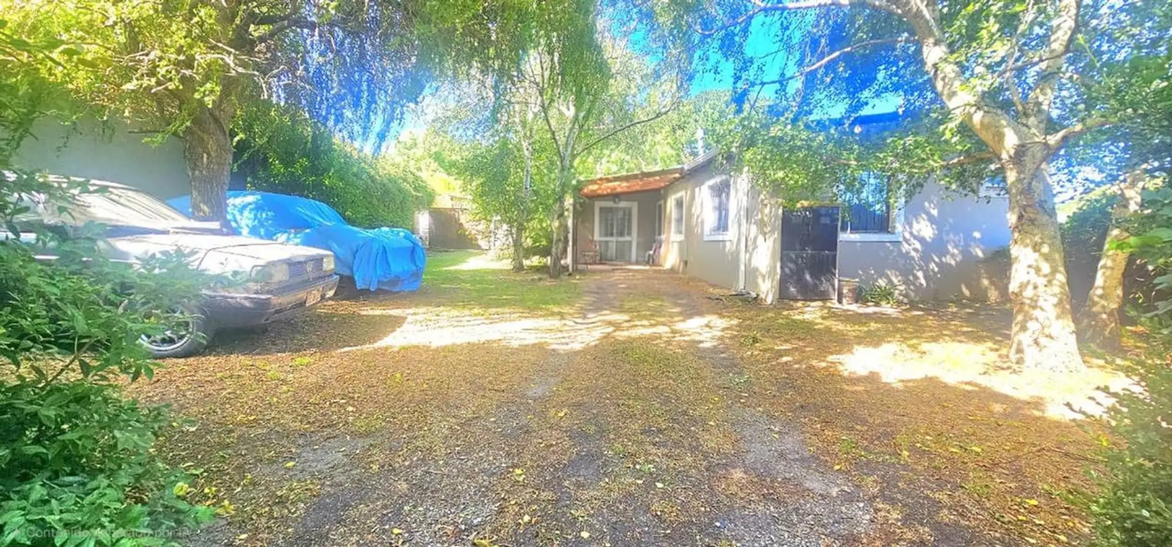 Venta casa 3, cochera y amplio parque ACANTILADOS