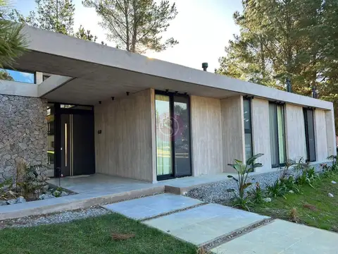 Casa en Alquiler Temporal en Barrio Ecuestre, Costa Esmeralda