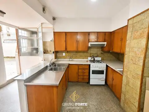 SEMIPISO EN VENTA COLÓN ESQUINA SUCRE APTO CRÉDITO