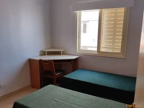 Caballito, Campichuelo 200, 4 amb, u$s 1,200 + expensas ( $ 170,000) + servicios. 6px.