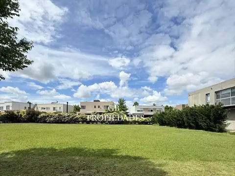Ayres Plaza 800