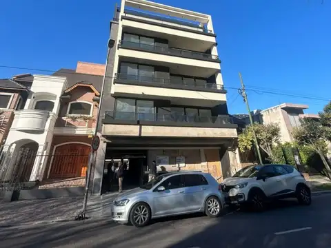 Departamento de 4 ambientes en venta zona Mataderos - Barrio Naon 
