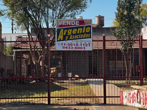 CASA 3 AMBIENTES CON PARQUE Y PATIO