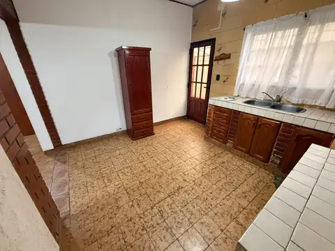 Depto Tipo Casa en Alquiler 50 años