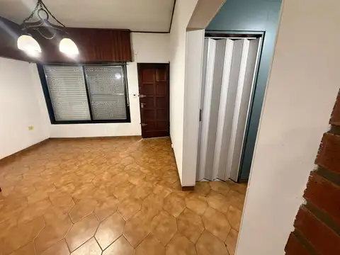 Depto Tipo Casa en Alquiler en Jose Leon Suarez, $ 800.000