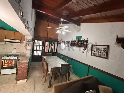 Casa 3 ambientes con 1 baño
