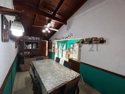 VENTA CASA 3 AMBIENTES C/COCHERA