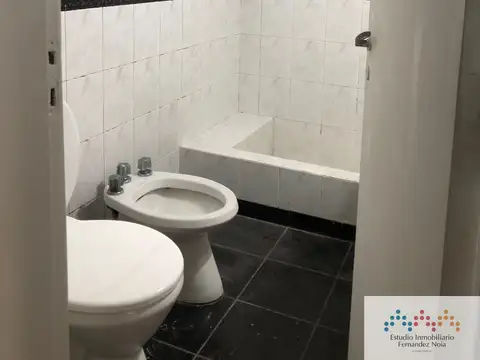 Casa en Alquiler con 1 cochera