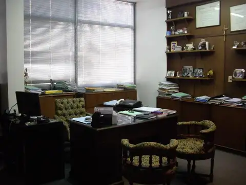 Av. Córdoba 1400, y Uruguay Excelente Edificio en Tribunales!