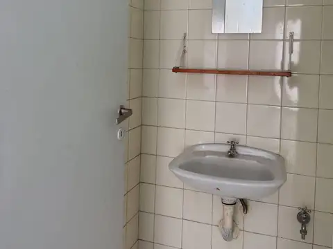Local en Alquiler en Villa del Parque, $ 800.000